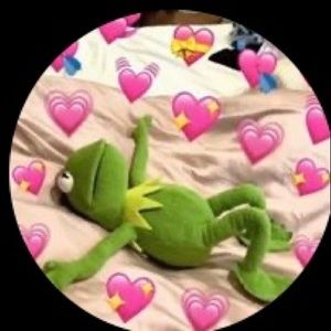 Meet your Posher, Adrienne